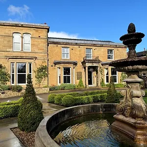 Manor House Lindley Hotel